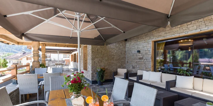 Dovolená v rakouském údolí Zillertal: horský hotel s polopenzí a saunovým světem