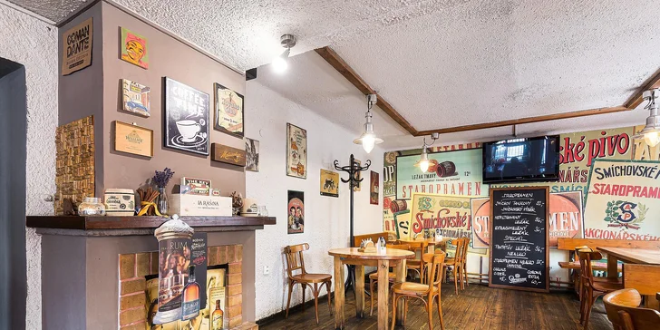 Mix grill: tři druhy masa, fazolky na slanině i cibulové kroužky