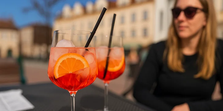 2 nebo 4 drinky v kavárně: Aperol, Mojito, Hugo Spritz i Gin & Tonic