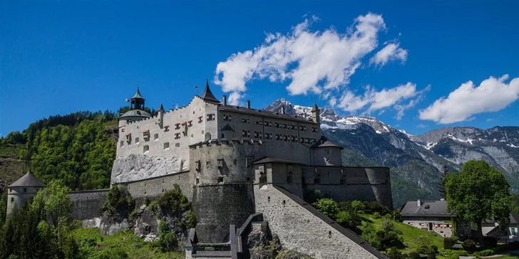 Jednodenní zájezd do Rakouska: největší ledová jeskyně a hrad Hohenwerfen