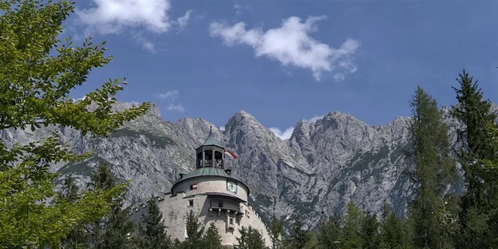 Jednodenní zájezd do Rakouska: největší ledová jeskyně a hrad Hohenwerfen
