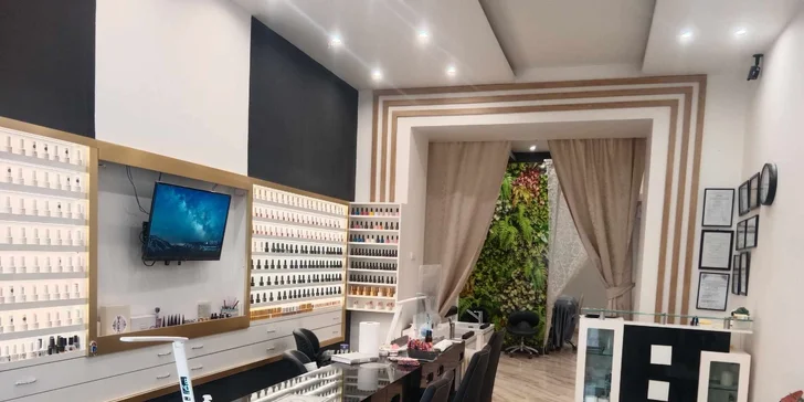 Lash lifting a barvení řas či prodloužení řas metodou 5D až 7D