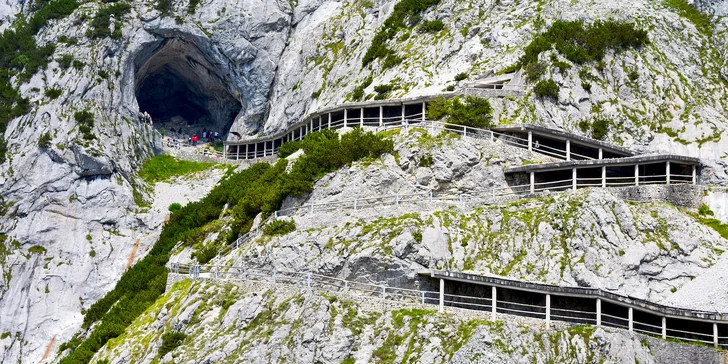 Jednodenní zájezd do Rakouska: největší ledová jeskyně a hrad Hohenwerfen