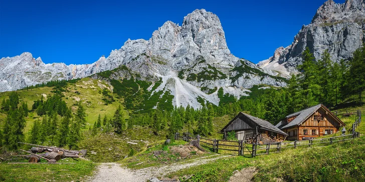 Jednodenní zájezd do Rakouska: největší ledová jeskyně a hrad Hohenwerfen