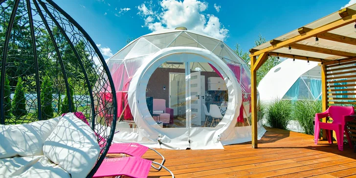 Rodinný resort u zábavního parku Energylandia: domky či kupole s terasou i vířivkou, bazény a snídaně