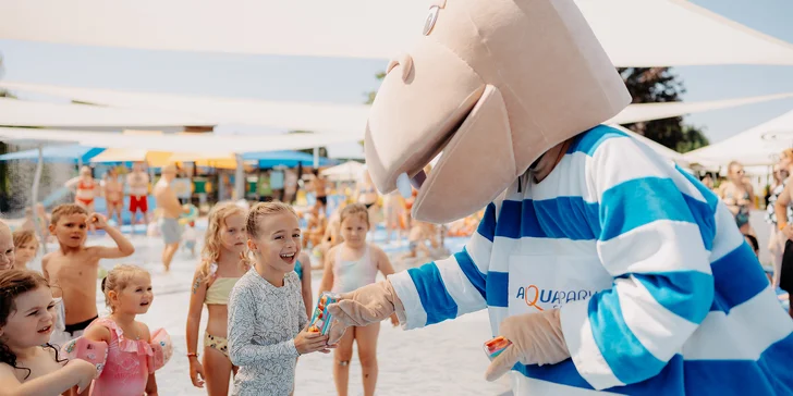 Celodenní vstup do Aquaparku Senec a 100 Kč v kreditech zpět: 7 bazénů, tobogány a skluzavky