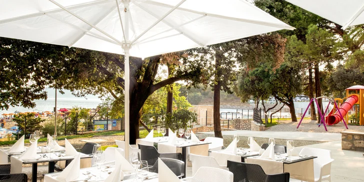 Chorvatsko all inclusive: 4* hotel u pláže v Kvarnerském zálivu, bazény i wellness