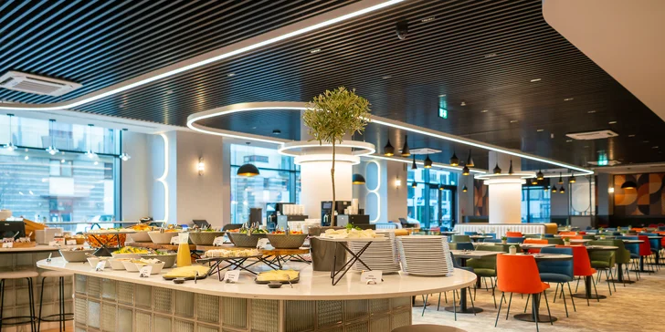 Pobyt v srdci Varšavy: moderní hotel se snídaní i neomezeným vstupem do sauny