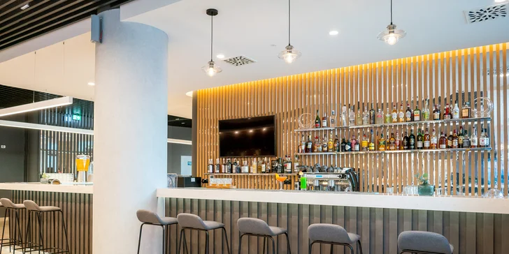 Pobyt v srdci Varšavy: moderní hotel se snídaní i neomezeným vstupem do sauny