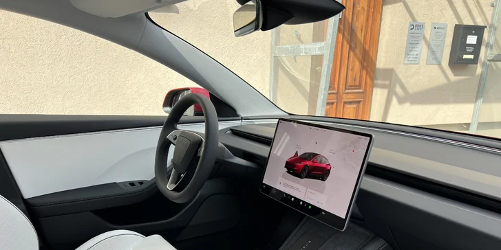 Zapůjčení Tesly Model 3 Performance – elektromobil, co vás ohromí