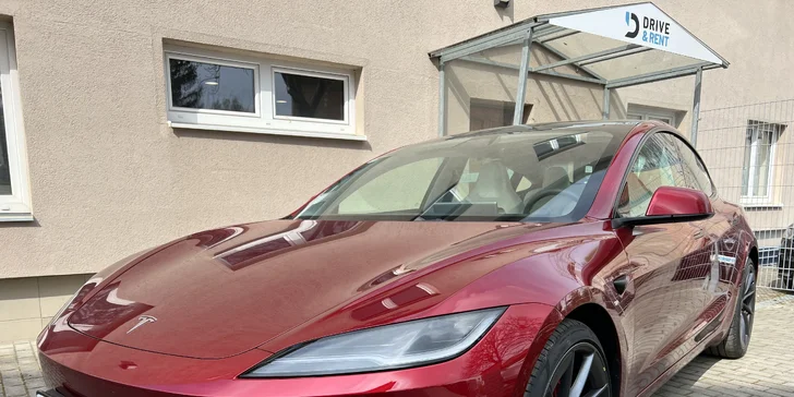 Zapůjčení Tesly Model 3 Performance – elektromobil, co vás ohromí