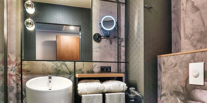 Pobyt v srdci Varšavy: moderní hotel se snídaní i neomezeným vstupem do sauny