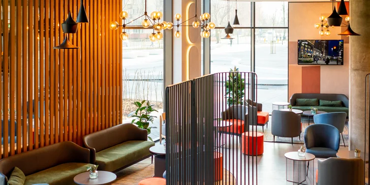 Pobyt v srdci Varšavy: moderní hotel se snídaní i neomezeným vstupem do sauny