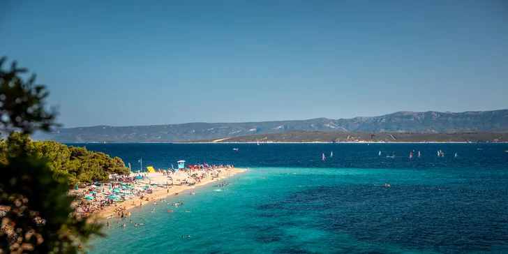 4* hotel na chorvatském ostrově Brač: snídaně či polopenze i venkovní bazén