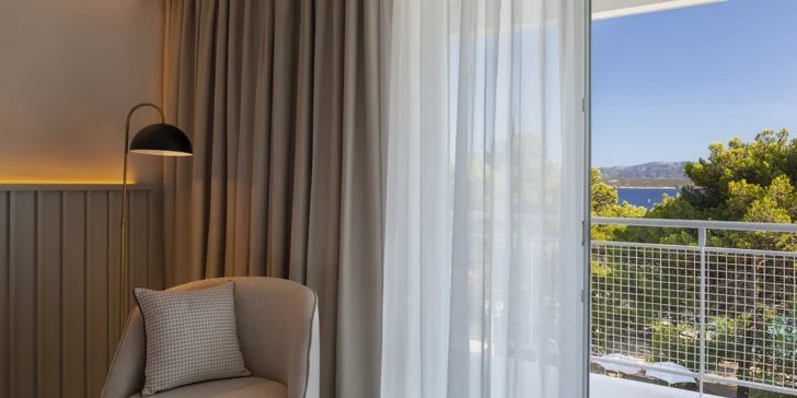 4* hotel na chorvatském ostrově Brač: snídaně či polopenze i venkovní bazén