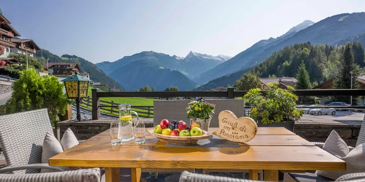 Dovolená v rakouském údolí Zillertal: horský hotel s polopenzí a saunovým světem
