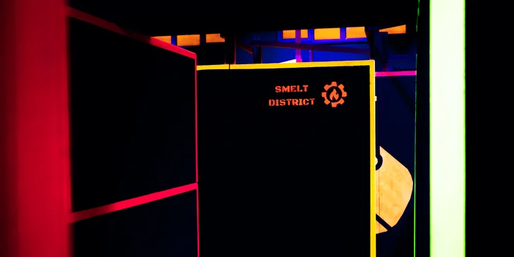 Voucher na laser game do unikátní arény Neon factory: 200–⁠⁠⁠⁠⁠⁠2000 Kč, moderní ovladače, vesty i prostředí