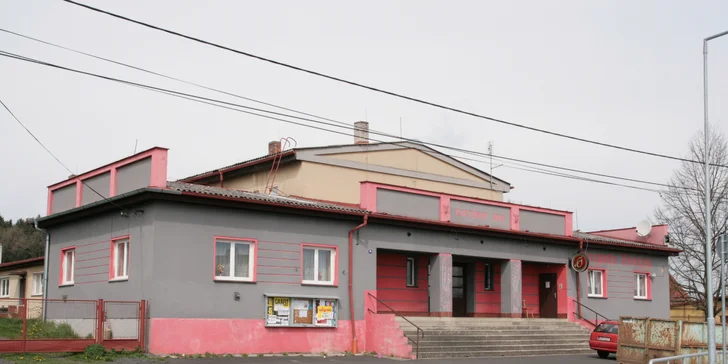 Voucher na laser game do unikátní arény Neon factory: 200–⁠⁠⁠⁠⁠⁠2000 Kč, moderní ovladače, vesty i prostředí