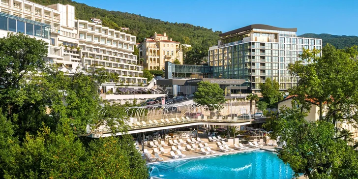 Chorvatská Opatija: 3* hotel přímo na promenádě, polopenze, infinity bazén