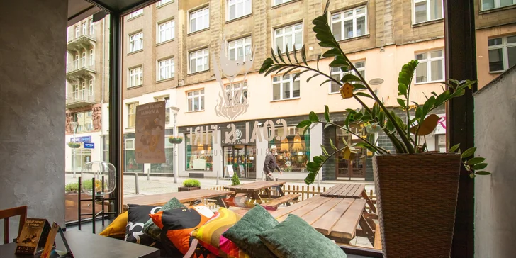 Sada 4 mini burgerů pro 2 osoby: hovězí, vepřový i vege, včetně hranolek a dipů