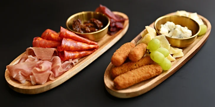 Víno nebo koktejl včetně tapas dle výběru: prosecco, mojito i sýrový talíř