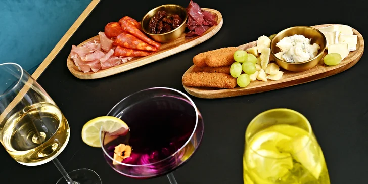 Víno nebo koktejl včetně tapas dle výběru: prosecco, mojito i sýrový talíř