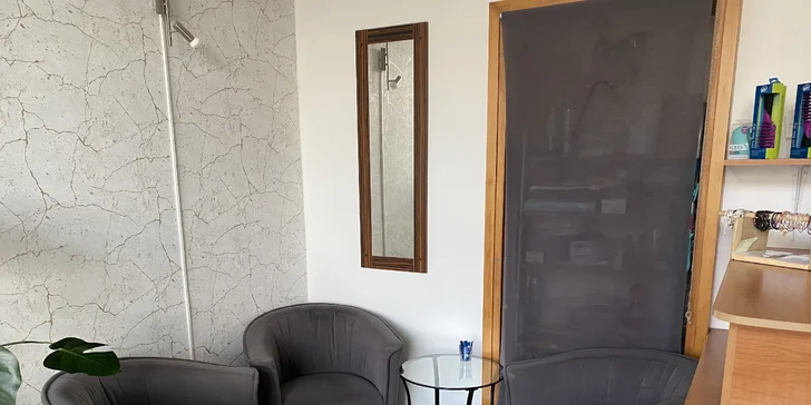 Manikúra s lakováním, gellak i shellac nebo gelová modeláž či doplnění