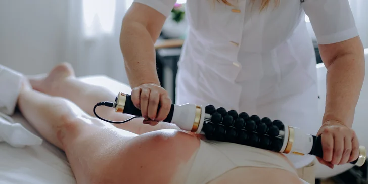 Lymfodrenáž, maderoterapie i anticelulitidní zábal: jedna procedura či permanentka