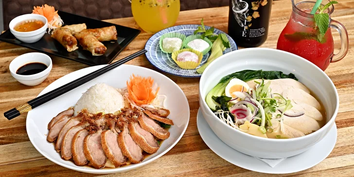 3chod. asijské menu pro dva: závitky, kachna na medu, ramen, mochi i lahev vína