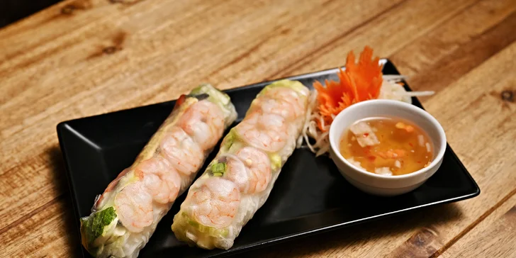 Asijské hlavní jídlo výběrem ze 7 druhů či celé obědové menu pro 1 i 2 osoby