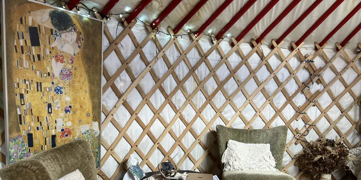 Glamping: zrelaxujte v mongolské jurtě s otevřeným výhledem na noční oblohu, až pro 3 osoby, vč. snídaně
