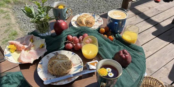 Glamping: zrelaxujte v mongolské jurtě s otevřeným výhledem na noční oblohu, až pro 3 osoby, vč. snídaně