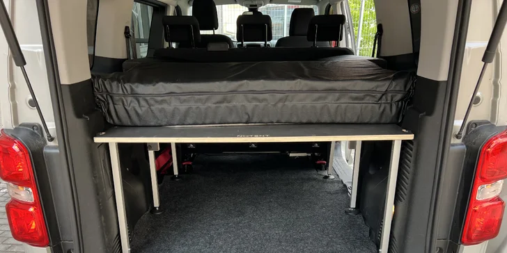 Pronájem vozidla Toyota ProAce se spací vestavbou až pro 5 osob