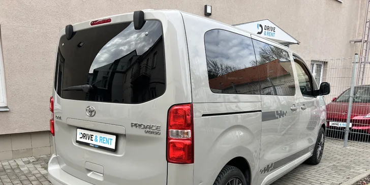 Pronájem vozidla Toyota ProAce se spací vestavbou až pro 5 osob