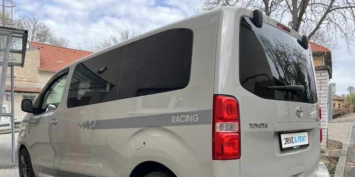 Pronájem vozidla Toyota ProAce se spací vestavbou až pro 5 osob