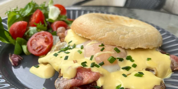 Otevřené vouchery do kavárny s dětskou hernou Press Cafe: káva i zákusky, 200-600 Kč