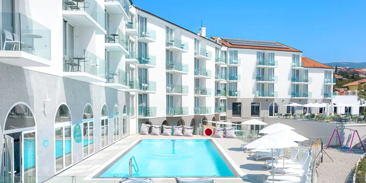 Chorvatsko all inclusive: 4* hotel u pláže v Kvarnerském zálivu, bazény i wellness