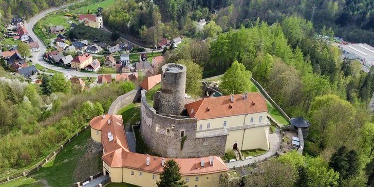 Výlet za historií: prohlídka hradu Svojanov pro jednoho, dva či celou rodinu