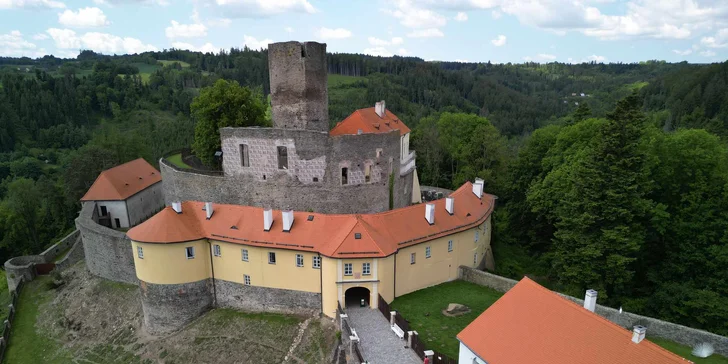 Výlet za historií: prohlídka hradu Svojanov pro jednoho, dva či celou rodinu