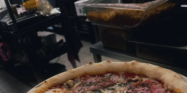 Řádění na motokárách pro děti i dospělé: až 3 jízdy i pizza dle výběru