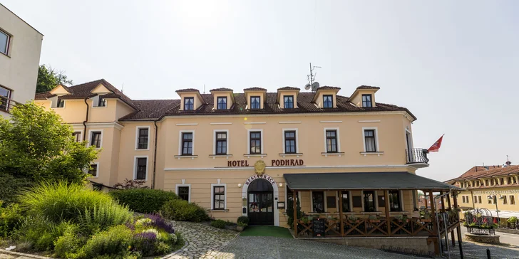 Pobyt v Hluboké nad Vltavou s polopenzí i wellness: hotel pod zámkem v blízkosti golfu