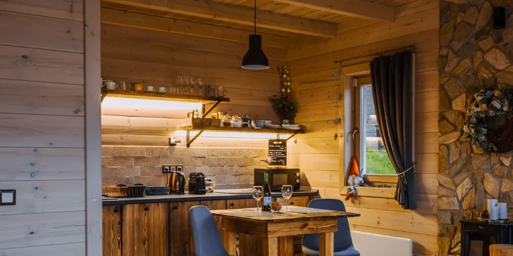 Luxusní chatky v Národním parku Bükk: snídaňový box i privátní vířivka
