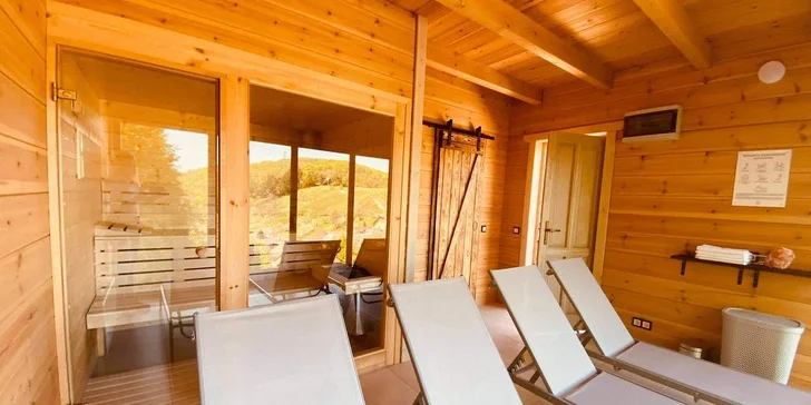 Pobyt v luxusním chaletu s vlastní vířivkou a sdílenou panoramatickou saunou: se snídaní či polopenzí