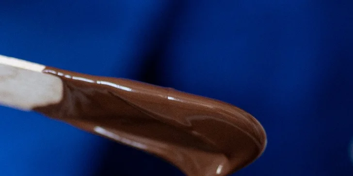 Brazilská depilace cukrovou pastou: nohy, bikiny, ruce i podpaží