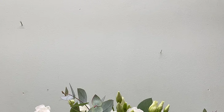 Vázání i vypichování kytic či kurz Na den floristkou vč. pomůcek a materiálů
