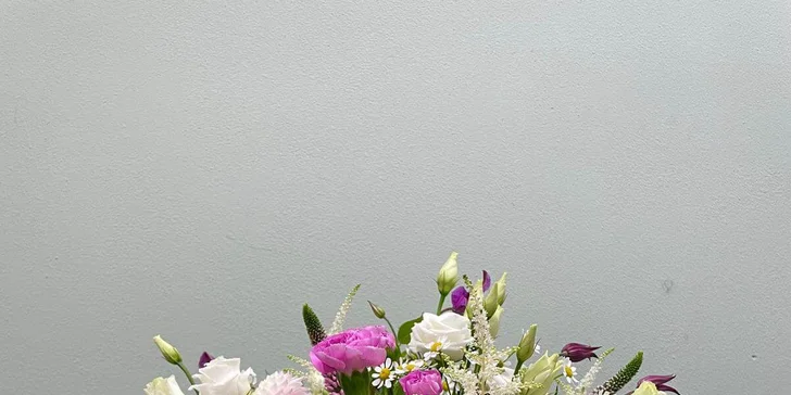 Vázání i vypichování kytic či kurz Na den floristkou vč. pomůcek a materiálů
