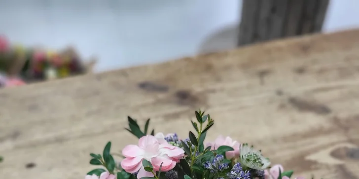Vázání i vypichování kytic či kurz Na den floristkou vč. pomůcek a materiálů