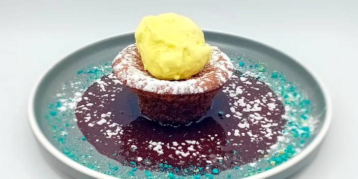Čokoládové či makové soufflé i káva nebo horká čokoláda v Letadle