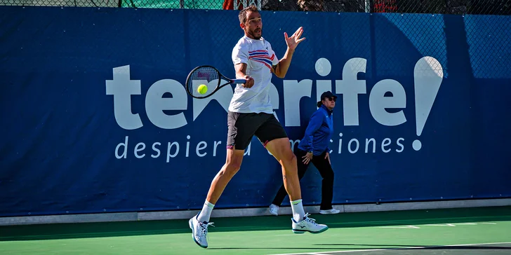 Tenisový trénink na míru s vítězem Davis Cupu Lukášem Rosolem pro 1 i 2 osoby