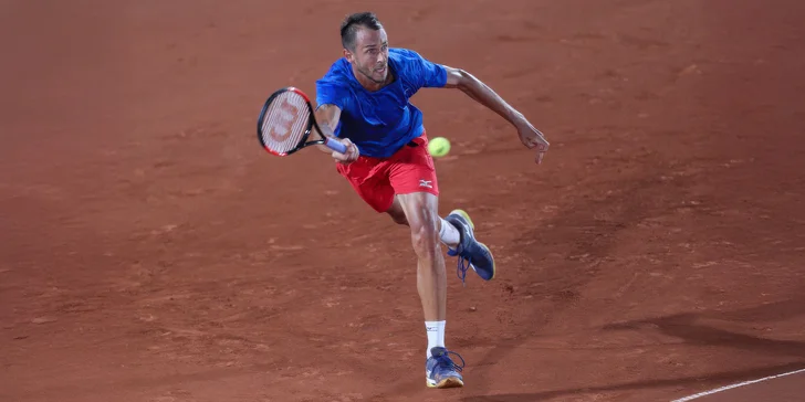 Tenisový trénink na míru s vítězem Davis Cupu Lukášem Rosolem pro 1 i 2 osoby